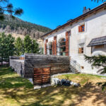 Alpine Grandeur – luxuriös restauriertes Engadinerhaus